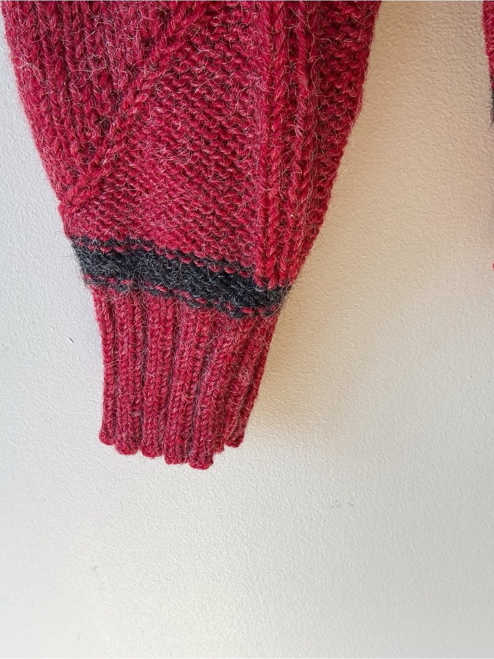 Vintage Harry Rosen Wool & Mohair Blend Cable Knit Sweater in Red & Black Size L - Picture 5 of 9
